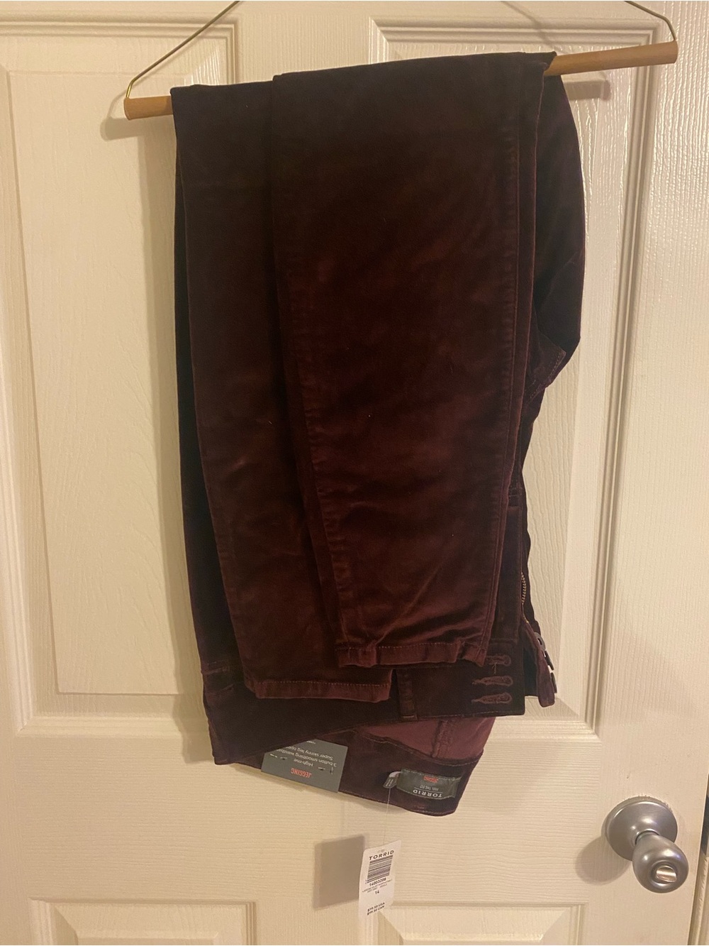 torrid Women’s velvet Deep Burgundy Slim Jegging Jeans size 14 tall